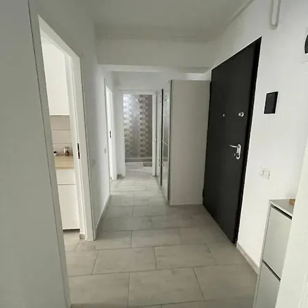 Plaza Luxury Near Presidential Palace Apartment