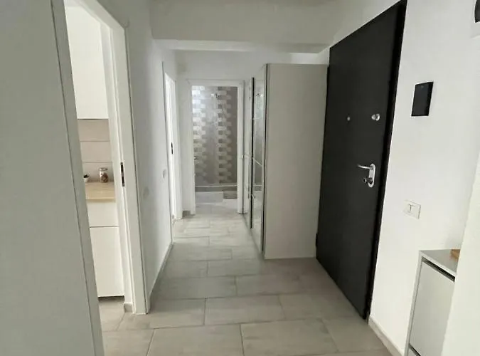 Plaza Luxury Near Presidential Palace Apartment